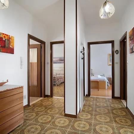 דירה For Tourist Use *