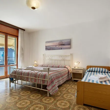 For Tourist Use דירה *