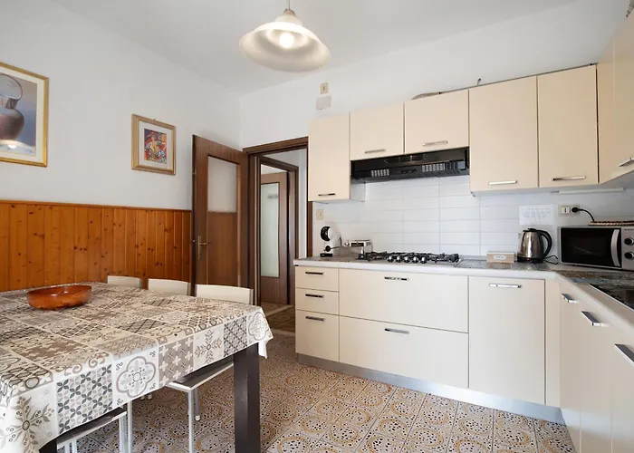 For Tourist Use * לידו די ג'סולו