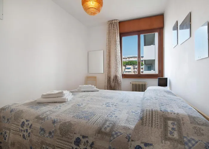 For Tourist Use דירה