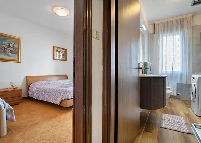 For Tourist Use דירה